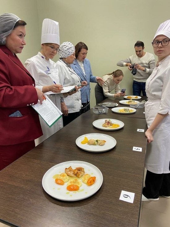 В Казани выбрали лучших среди студентов-поваров