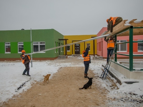 Глава Курской области проверил строительство детского сада в Обояни