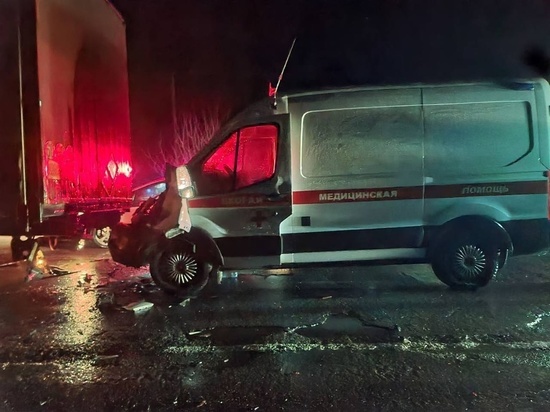 Три человека пострадали в аварии со скорой в Крыму