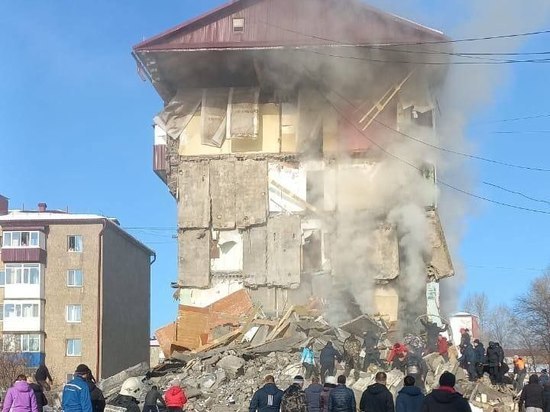 Момент взрыва в жилом доме в Тымовском на Сахалине попал на видео
