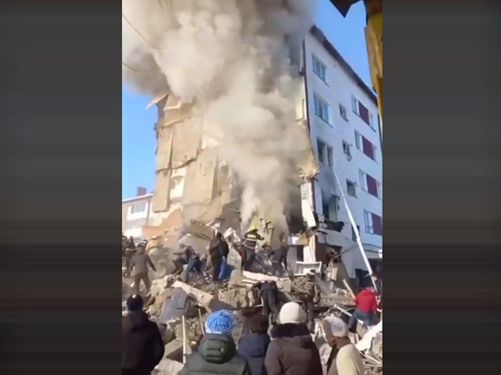 Число жертв обрушения дома из-за взрыва газа на Сахалине достигло девяти
