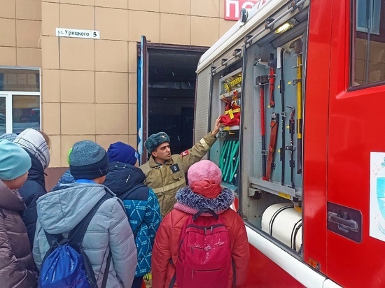 Семиклассники 17-ой Смоленской школы узнали много нового о пожарной охране