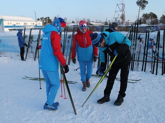 В Ноябрьске больше 200 спортсменов со всего Ямала соревнуются в лыжных гонках