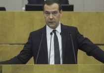 Зампред Совбеза России Дмитрий Медведев прокомментировал «неуклюжие попытки» президента Украины Владимира Зеленского перевалить обстрел Польши на РФ