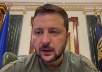 Лидер французского движения «Патриоты», экс-депутат Европарламента Флориан Филиппо на своей странице в Twitter возмутился новой просьбой президента Украины Владимира Зеленского о помощи