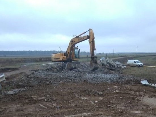 Мост в Алнашском районе отремонтируют после вмешательства прокуратуры