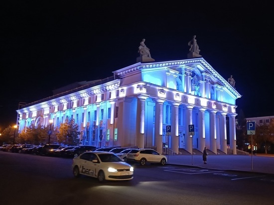 Каток с подсветкой подо льдом откроется на Театральной площади в Нижнем Тагиле