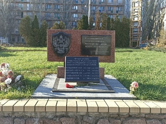 В ДНР увековечат память погибших в боях студентов