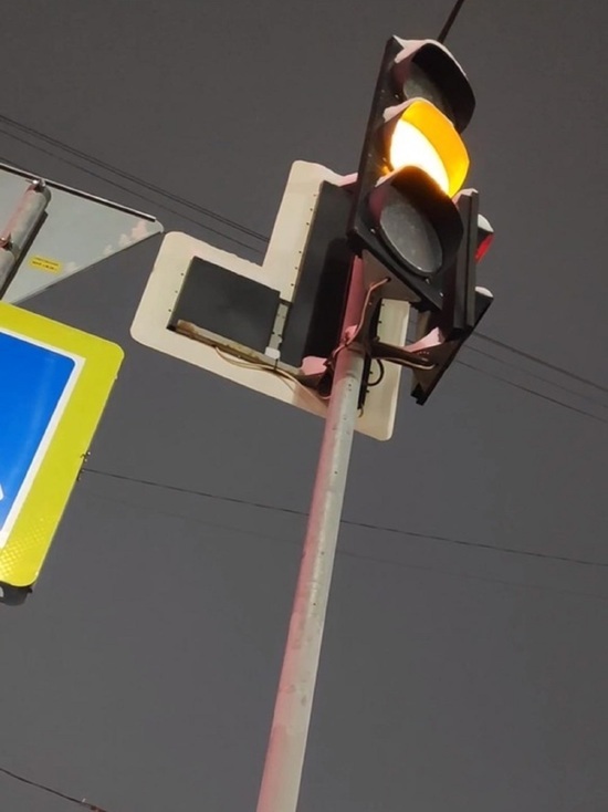 В Твери на площади Капошвара «умный» светофор подшутил над пешеходами