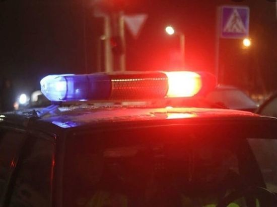 В райцентре на севере Омской области иномарка влетела в здание музея