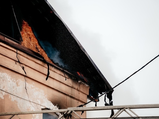 В деревне Тверской области огонь полностью уничтожил жилой дом