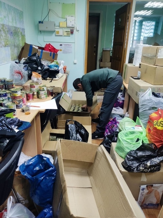 Общественник с Ямала открыл сбор продуктов для медиков из Мариуполя