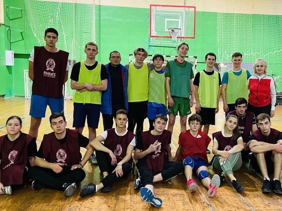 В Ставропольском филиале РАНХиГС устроили матч по волейболу