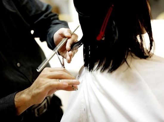 Китаянка сходила к парикмахеру и оказалась на порносайте для фетишистов
