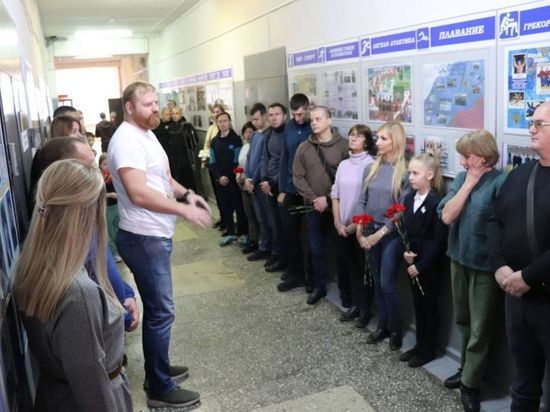 Омский медуниверситет открыл мемориальную доску в честь своего погибшего в СВО преподавателя
