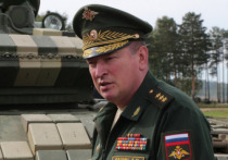 Командующий войсками ЦВО генерал-полковник Александр Лапин способен выстроить грамотную оборону на территории ЛНР, заявил в интервью URA