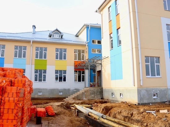 В Астрахани не смогли вовремя сдать строящийся детский сад