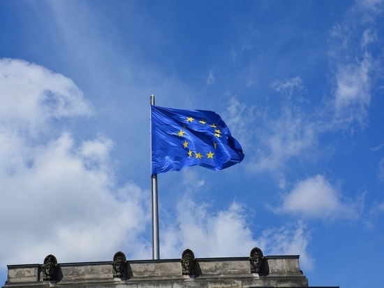 Politico: ЕС задумался о введении налога на вывод санкционных активов