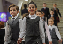 Появление одинаковой школьной формы в России обретают реальность