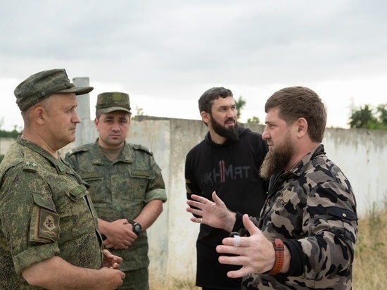 Кадыров показал совещание чеченских командиров в зоне СВО