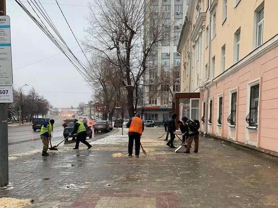 Десять детей и 275 взрослых попали в Воронеже в травмпункты из-за гололеда