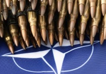 Вице-спикер Совета Федерации Константин Косачев сообщил, что призывы к миру, которые высказывают западные политики, в том числе генсек НАТО Йенс Столтенберг, противоречат поставкам оружия Украине