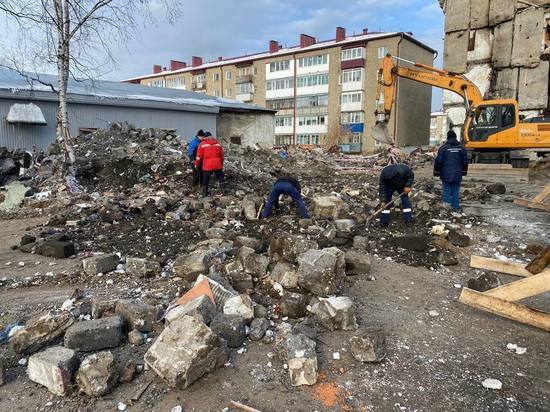 Депутаты привезли гуманитарную помощь в Тымовское для пострадавших из-за взрыва газа семей