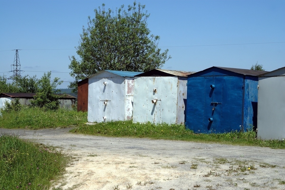 Гаражи в деревне фото