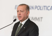 Президент Турции Реджеп Тайип Эрдоган обвинил двух бывших президентов США и действующего в том, что они вооружали и вооружают сирийских курдов