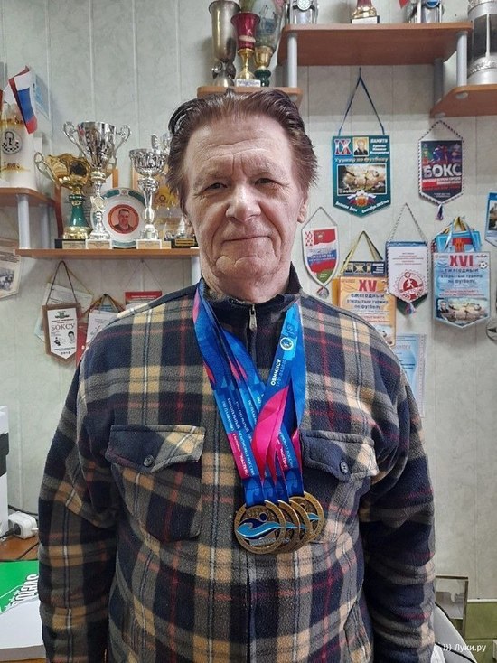 82-летний великолучанин завоевал две медали в Кубке России по плаванию