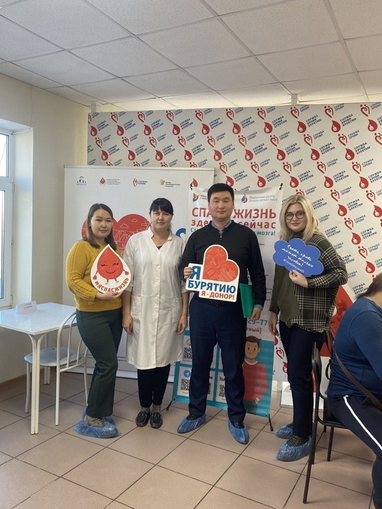 Одна донация для трех жизней: Сотрудники горсовета Улан-Удэ продолжают сдавать донорскую кровь
