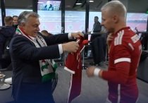 После появления премьер-министра Венгрии Виктора Орбана на футбольном матче в шарфе с картой "Великой Венгрии" посол страны был вызван в МИД Украины