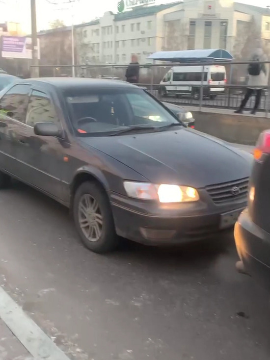 В Улан-Удэ водительницы без полисов ОСАГО устроили тройное ДТП