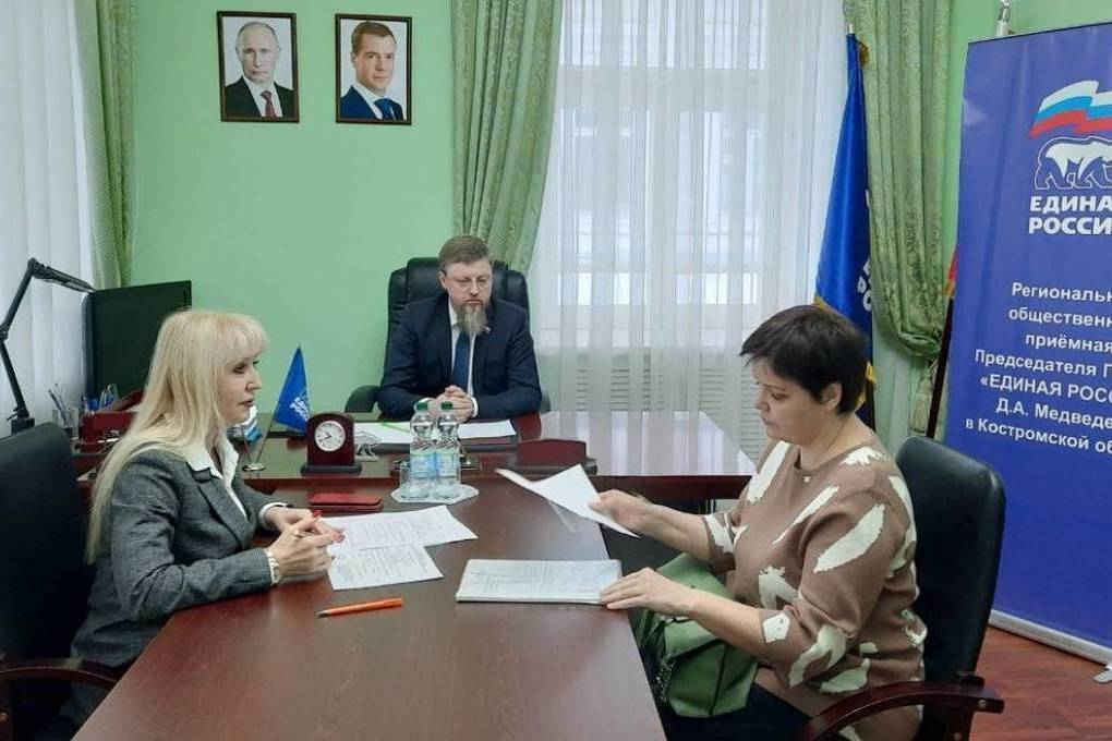 Полезные инициативы по итогам встреч: в День оказания бесплатной юридической помощи Евгений Зимняков провел прием граждан