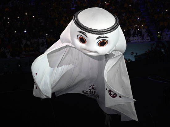 Украинские фанаты осквернили символ чемпионата мира по футболу в Катаре