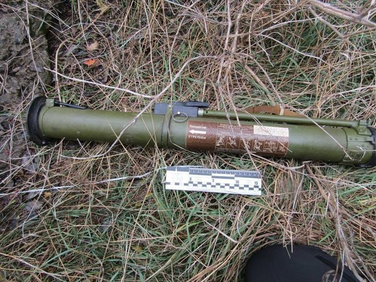 В Бердянске обнаружили схрон с гранатометом и украинской формой