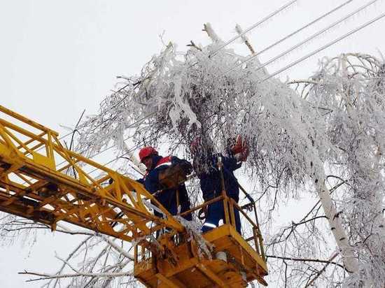 Энергетики «Россети Центр» и «Россети Центр и Приволжье» продолжают аварийно-восстановительные работы в российских регионах
