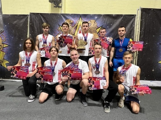 Четыре медали завоевали школьники из Серпухова в чемпионате по стритлифтингу