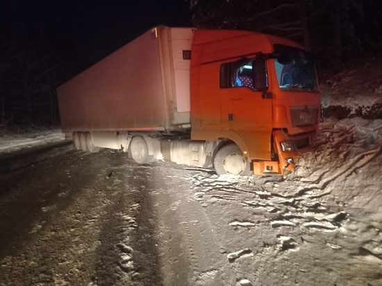 Водители сообщают о большой пробке на трассе М-5 в Челябинской области