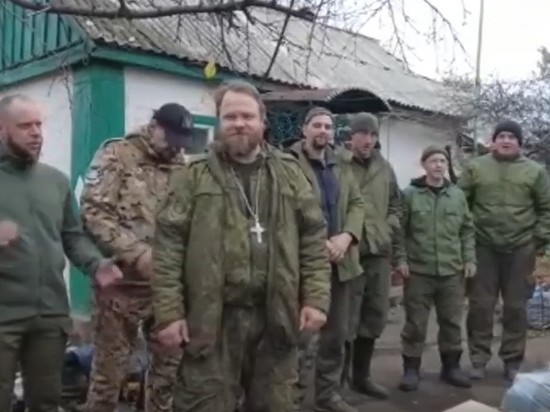 Московский блогер просит помочь вещами батальону в ЛНР, где находится священник из Пскова