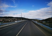 В поселке Дарасуне Карымского района завершается финальный этап начатой в 2019 году реконструкции моста через реку Ингоду