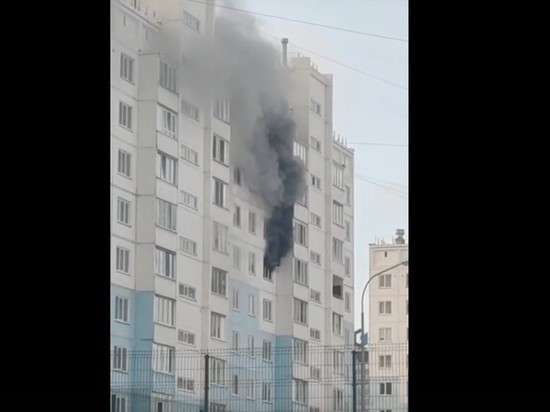 В Новосибирске загорелась квартира на 7 этаже на Титова: сообщается о взрыве