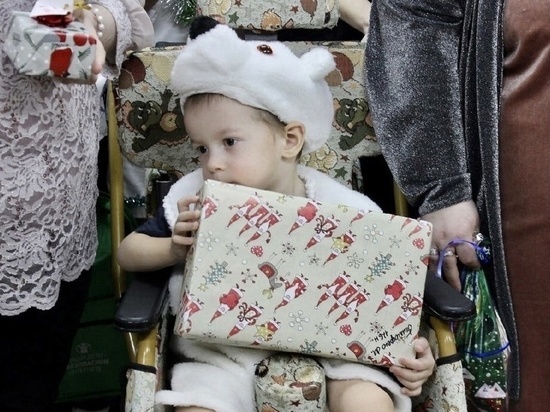 Жители Петрозаводска могут порадовать подарками детей в трудной жизненной ситуации