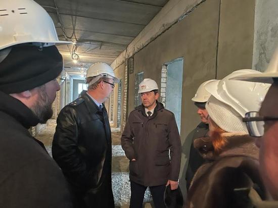 В городе Ливны Орловской области строительство поликлиники затянется до мая 2023 года