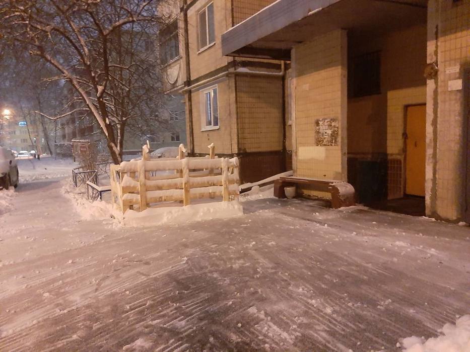 В Белгороде устраняют последствия снегопада