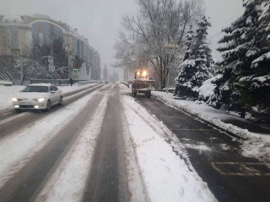 Количество вышедшей на уборку снега в Белгороде техники выросло до 112