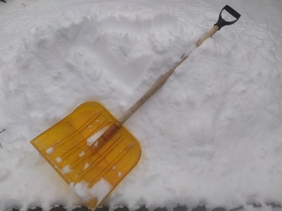 Красивый фитнес: почему полезно чистить снег лопатой