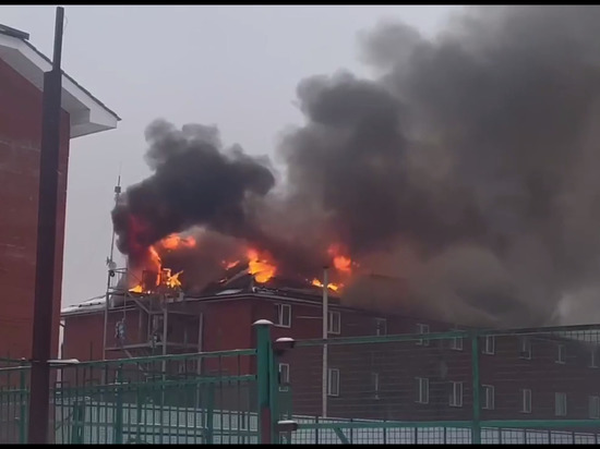 Пожар площадью 1 тыс. кв. метров в хостеле тушат под  Солнечногорском