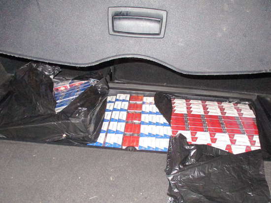 Карельские таможенники нашли в багажнике машины 300 пачек сигарет