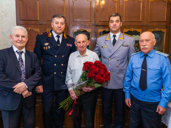 На Южном Урале ветеран МВД Николай Сергеичев отпраздновал 95-летие
